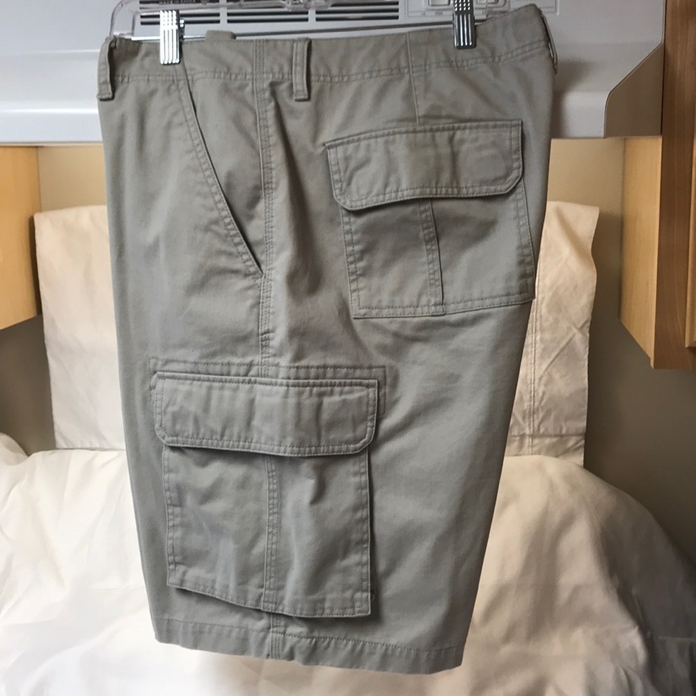 WEATHERPROOF.  38.  Men’s cargo shorts.